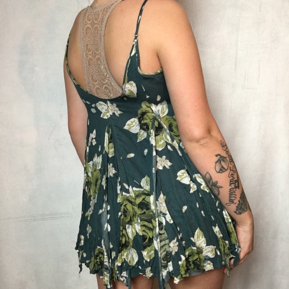 FREE PEOPLE BLUE AND GREEN ROSE TANK TOP BLOUSE - Picture 4 of 5
